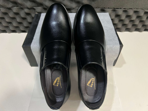 ប៊ូម៉ូតអត់ខ្សែស្បែកទន់មានប៉ុងកល់កែងសម្រាប់ឈរឬដើរយូរមិនអោយឈឺជើងនិងលើកកម្ពស់